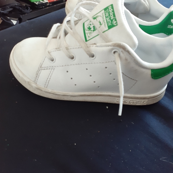 Shoes - Picture 2 of 3